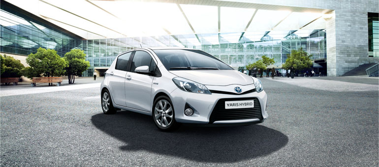 toyota-yaris-hybrid-2012-exterior-tme-001-prev_tcm273-1128303.jpg