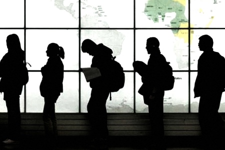 Μεταναστεύοντας στη Δύση