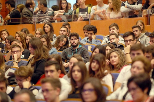 Η τρομοκρατία της… πολιτικοποίησης!