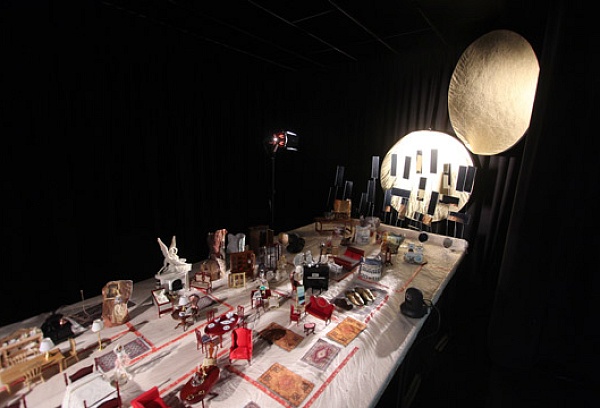 6η Μπιενάλε Σύγχρονης Τέχνης: Το «Τραπέζι Αφηγήσεων» της Κατερίνας Ζαχαροπούλου