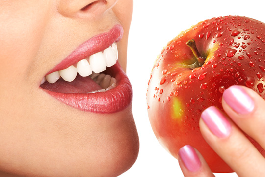 Είναι αλήθεια ότι τα μήλα βοηθούν στο αδυνάτισμα και μειώνουν την κυτταρίτιδα;